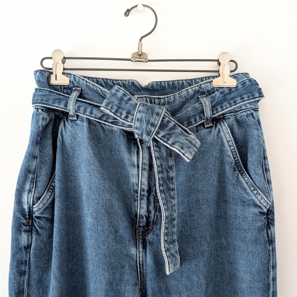 H&M Divided Women's Mom Jean Taper Belted Tie Waist ~ Size 6 / 36